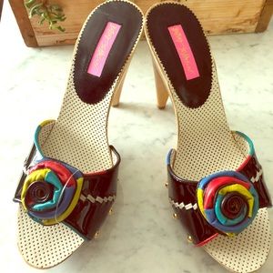 Vintage Betsey Johnson wooden heels 👠 🥀🔮